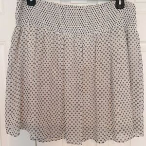 Old Navy white and navy skirt